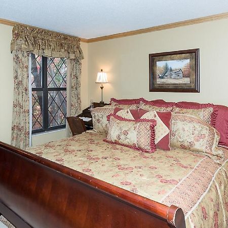 The Foxtrot Bed And Breakfast Гетлинбург Екстериор снимка