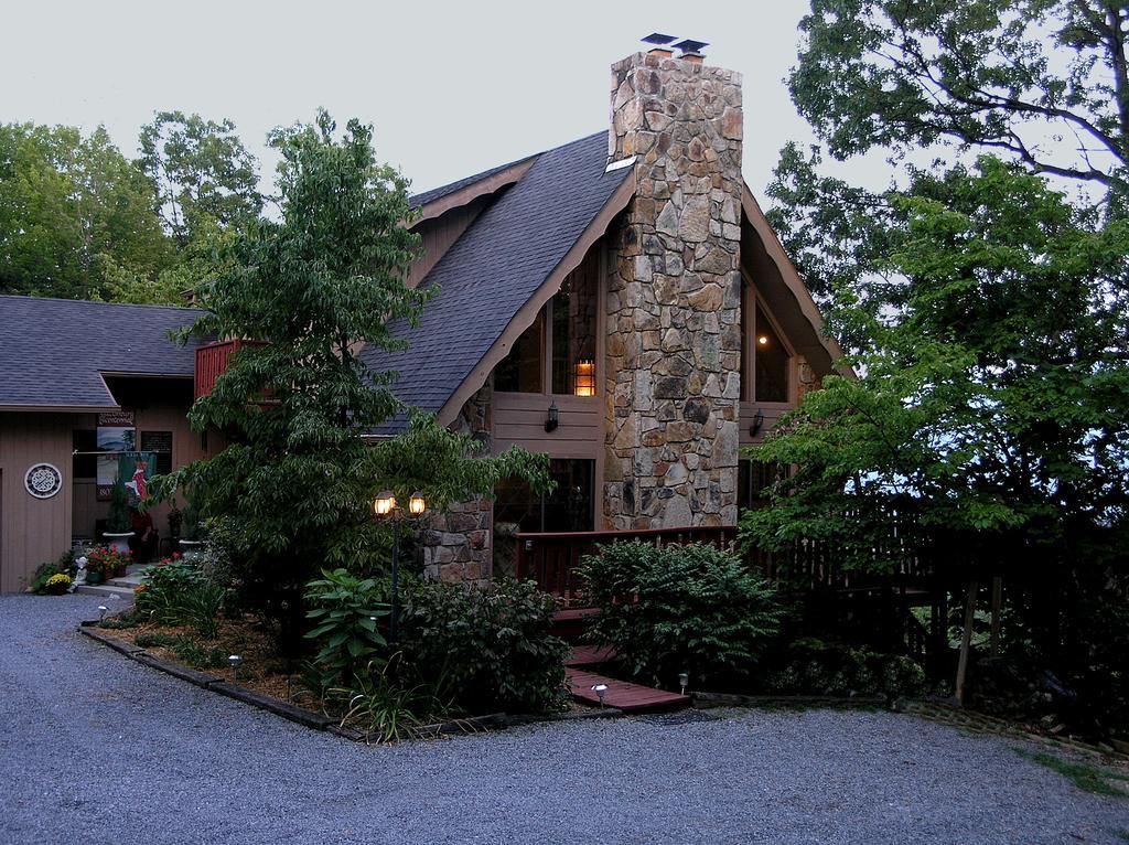 The Foxtrot Bed And Breakfast Гетлинбург Екстериор снимка