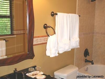 The Foxtrot Bed And Breakfast Гетлинбург Стая снимка