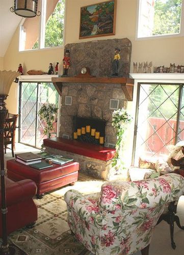 The Foxtrot Bed And Breakfast Гетлинбург Екстериор снимка