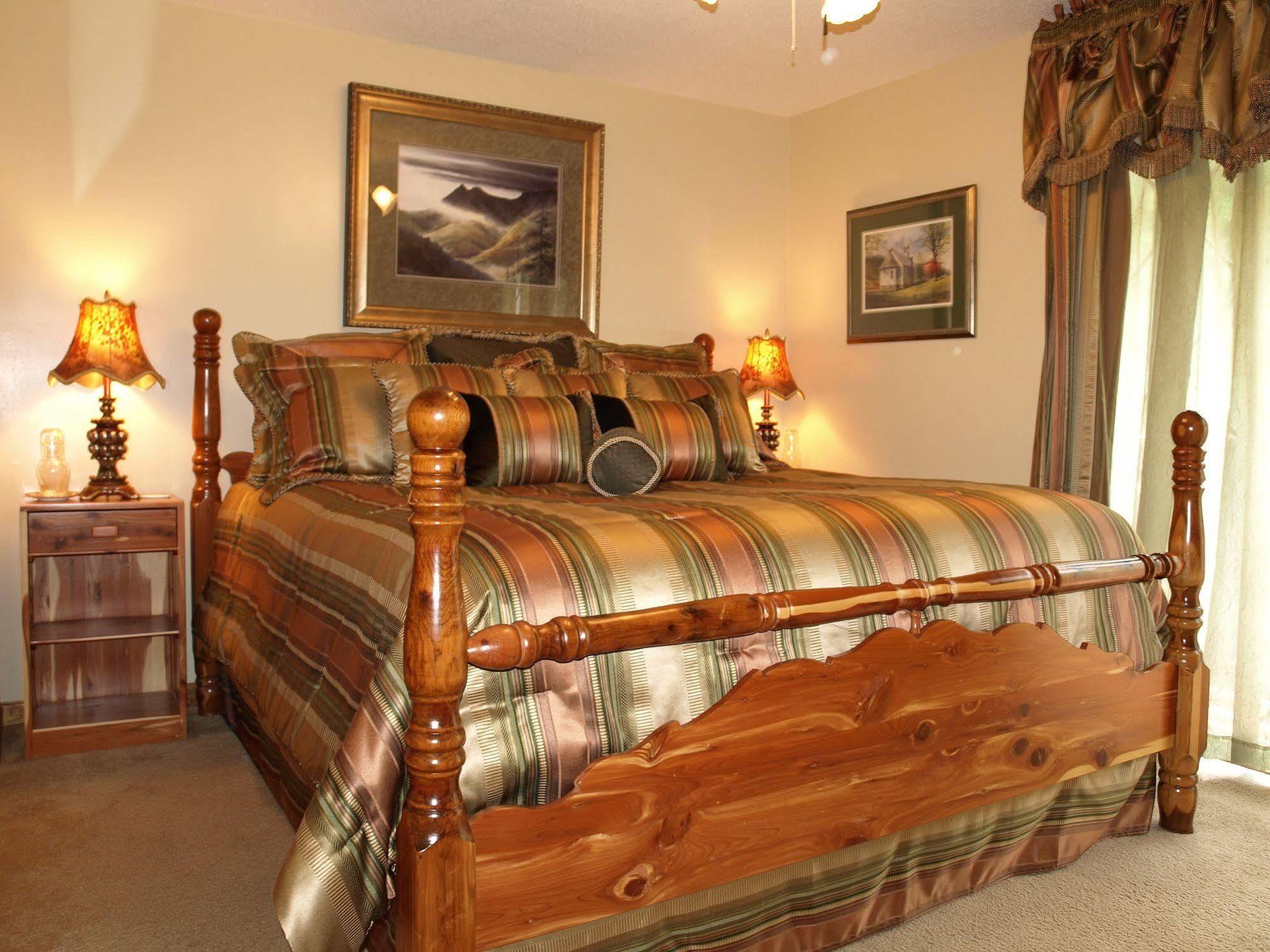 The Foxtrot Bed And Breakfast Гетлинбург Екстериор снимка
